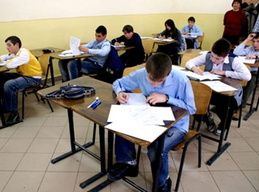 Vezi subiectele care s-au dat la simularările examenului de matematică