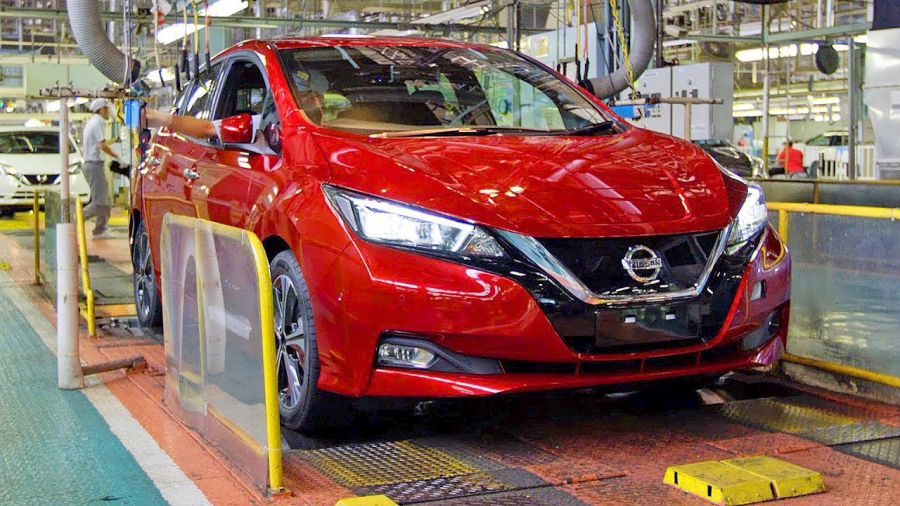 Constructorul de automobile Nissan, retrogradat la categoria ”junk”