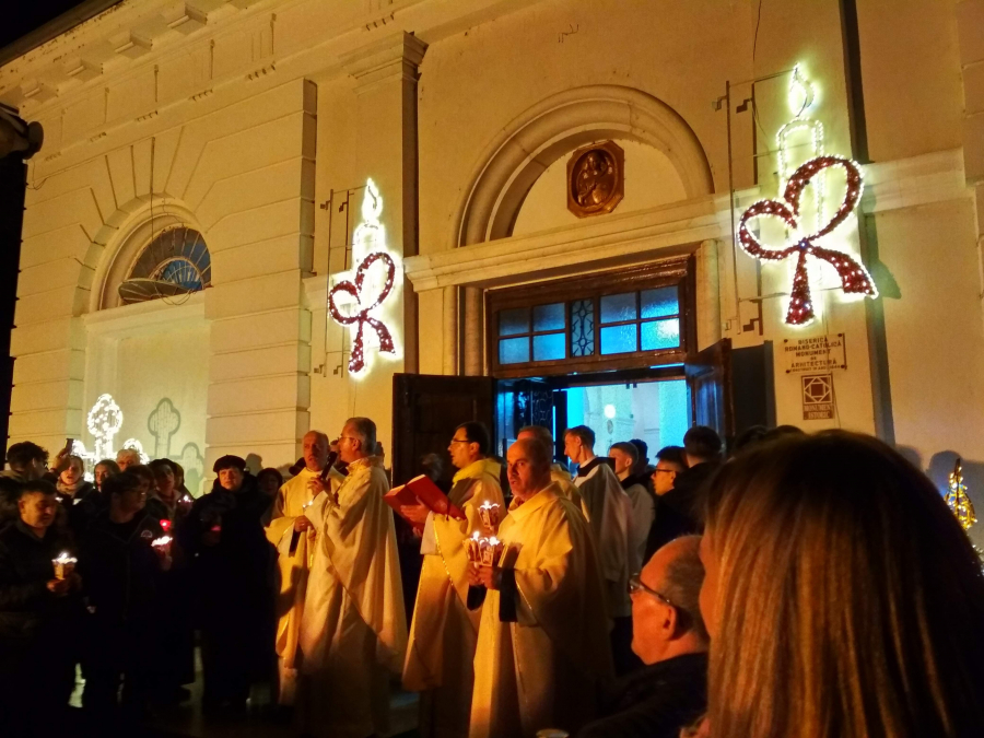 Paştele Romano-Catolic la Galaţi: „Lumina este simbolul credinţei noastre”