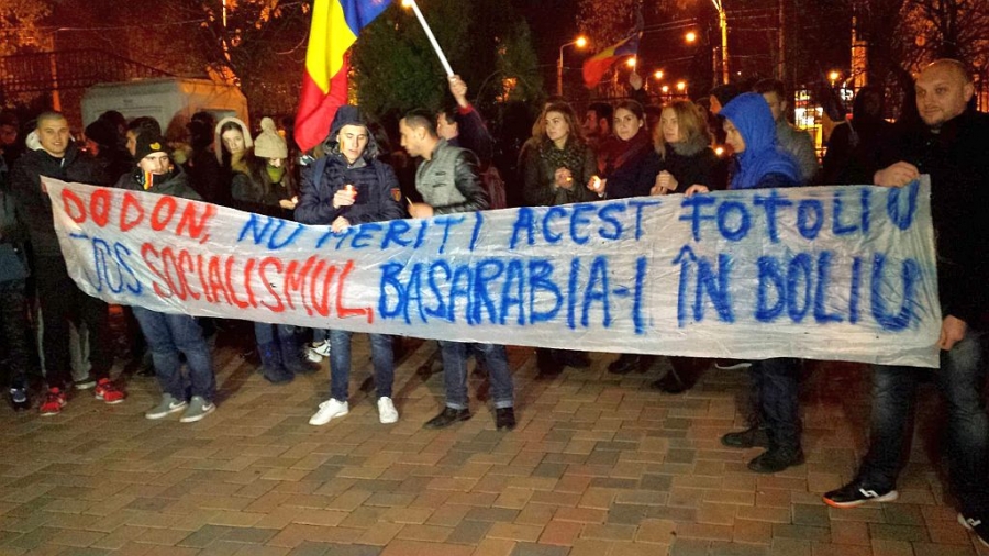 BASARABIA e în doliu | La Galaţi, PROTEST împotriva lui Igor Dodon