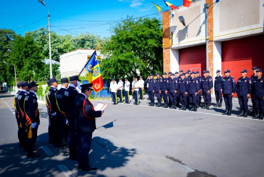 Jurământ festiv pentru cei mai tineri pompieri