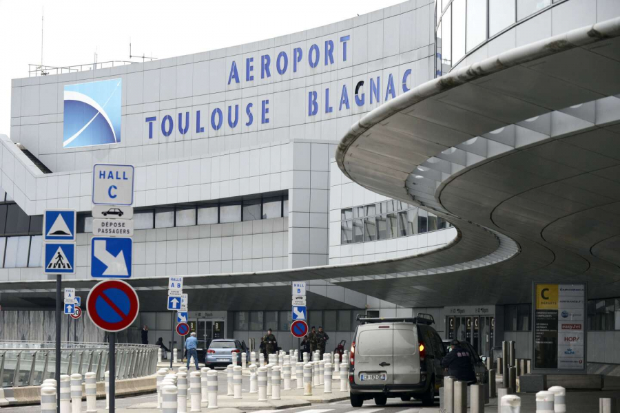 Aeroporturile franceze, blocate de amenințări