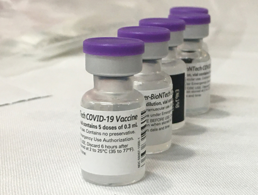 COVID-19. O a treia doză de vaccin i-ar putea proteja pe pacienții cu transplant