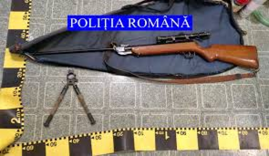 A stat 17 ani cu arma neînregistrată