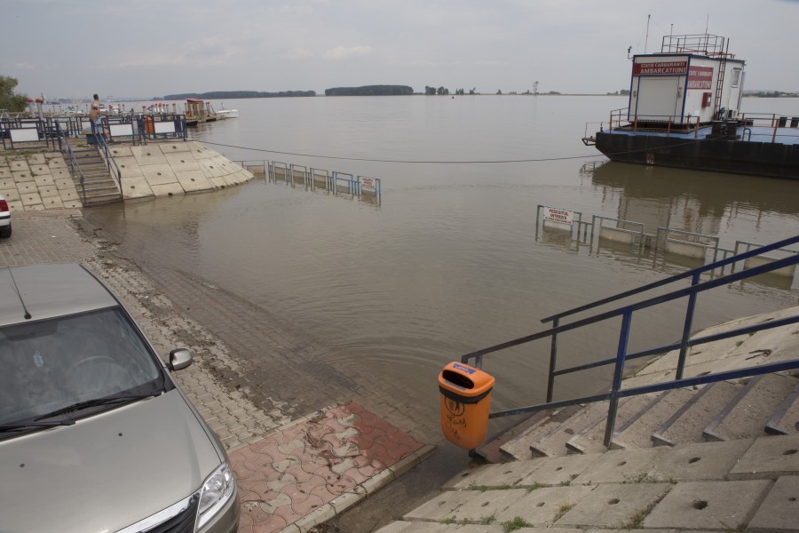 Dunărea creşte în fiecare zi cu 15 cm. Faleza din nou în pericol de inundare