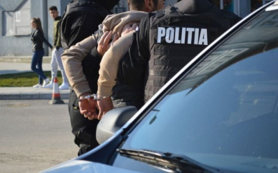 Doi gălăţeni au spart o biserică din Bârlad