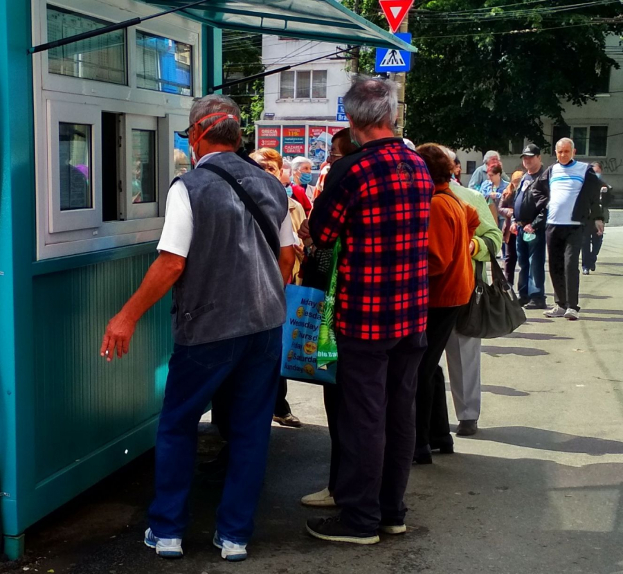 Pentru abonamente cu reducere şi gratuităţi, COZI la casele de bilete ale Transurb Galați (FOTO)