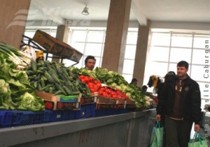 Ceapă din Bădălan şi ananas din Costa Rica 