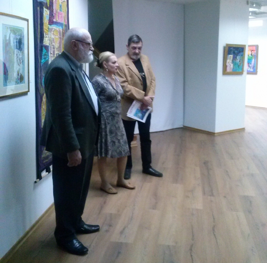 Pictură şi grafică, la Muzeul de Artă din Galaţi - Culorile Indiei, în expoziţia buzoiencei Carmen Poenaru