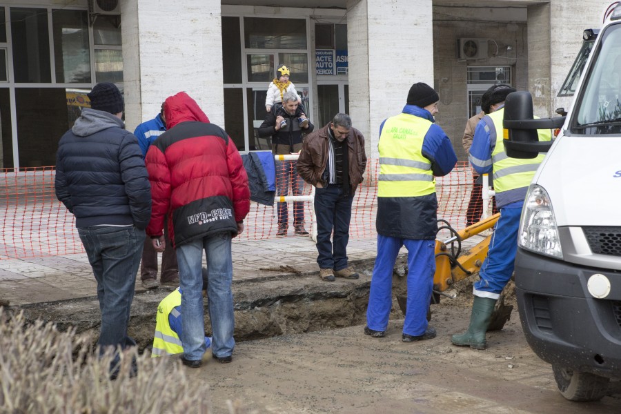 SURPAREA din Centru a provocat o AVARIE şi la reţeaua de APĂ RECE