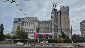 Cine face un spital clinic universitar în centrul oraşului? Sediul Telekom din Galați, scos la vânzare la jumătate din preţul pieţei