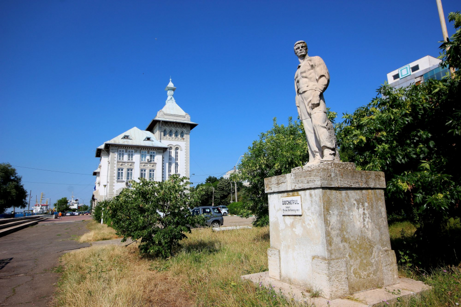 Pe când Dunărea nu trecea degeaba pe la Galaţi. Palatul Navigaţiei, amintire din vremuri glorioase demult apuse