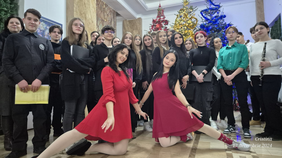 Peste 800 de copii ne-au colindat înainte de Crăciun (foto)