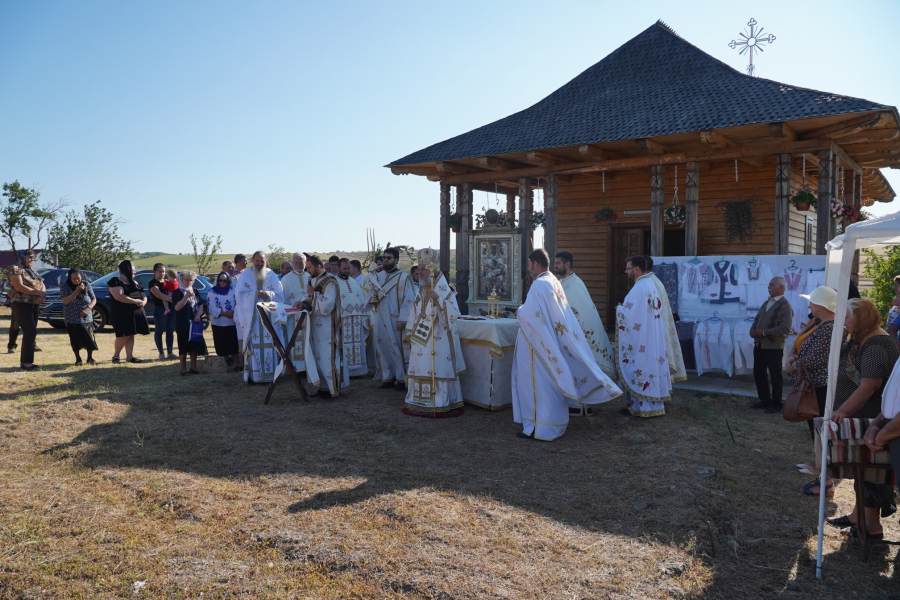 Hram la Schitul Zimbru, din nordul judeţului Galaţi