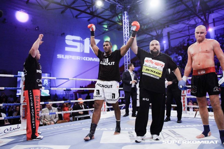 Sâmbătă seară, la Galaţi / Marea finală Superkombat, cu scop caritabil