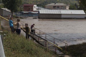 Ajutoare pentru sinistraţii din comunele cele mai afectate de inundaţii