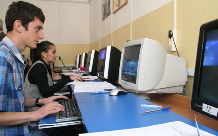 Bacalaureat 2012 - Astăzi, proba de competenţe digitale 