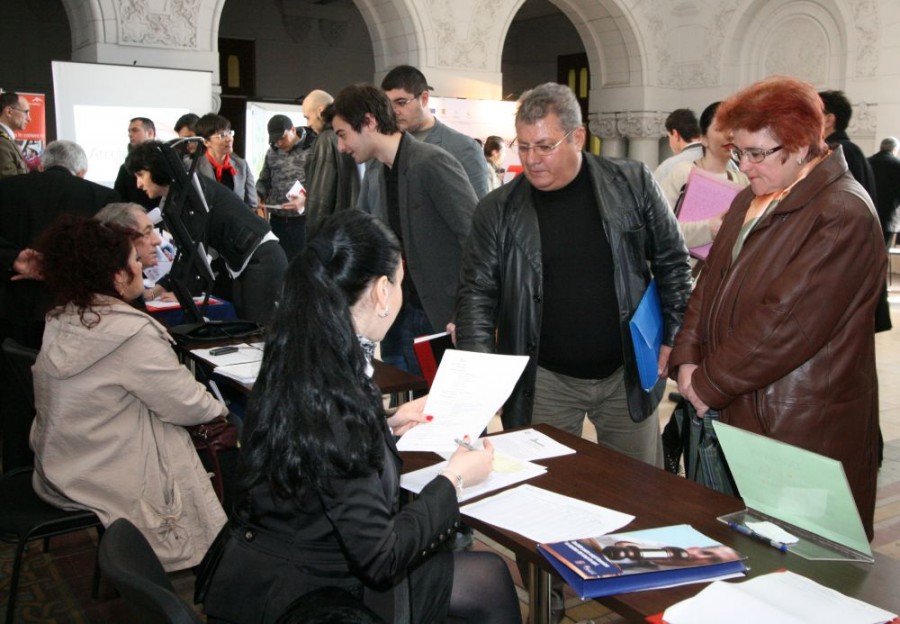 Peste 86 la sută dintre şomerii gălăţeni au doar opt clase