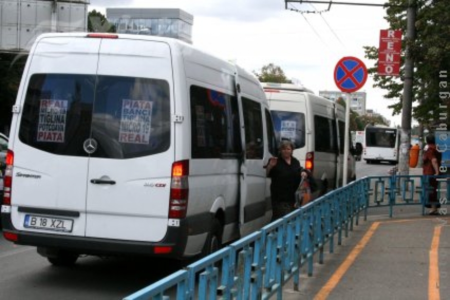 Microbuzele fac staţie unde le tună şoferilor!