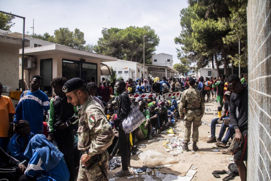 Imigrația ilegală sufocă insula italiană Lampedusa