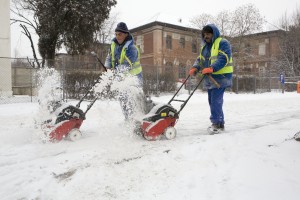 Atenţionare din partea primarului/ Drumurile de acces către spitale, pantele şi sensurile giratorii, cu prioritate la deszăpezire