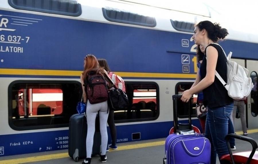 Rămânem FĂRĂ TREN direct spre LITORAL. ”Trenurile Soarelui” vor fi trase… pe dreapta