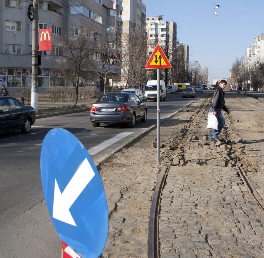 Lucrările la liniile de tramvai nasc isterie. Vezi cum se circulă acum pe strada Oţelarilor! (FOTO)