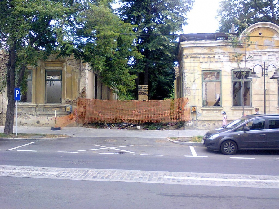 Cronica unei morţi (foarte) anunţate. Recviem pentru două bătrâne CASE de nepatrimoniu