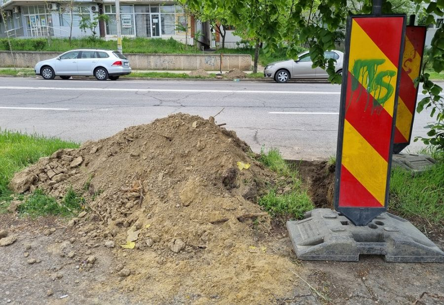 Două străzi sparte, pentru o stație de alimentare electrică (FOTO)