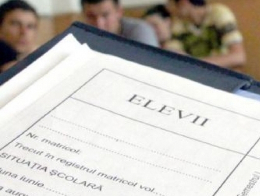 Elevii care ÎNJURĂ PROFESORII ar putea sta la ÎNCHISOARE