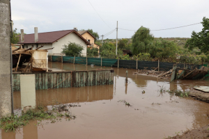 Cod portocaliu de ploi torențiale în această noapte în județul Galați