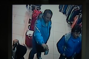 Escrocii care cereau bani în numele primarului au fost identificaţi
