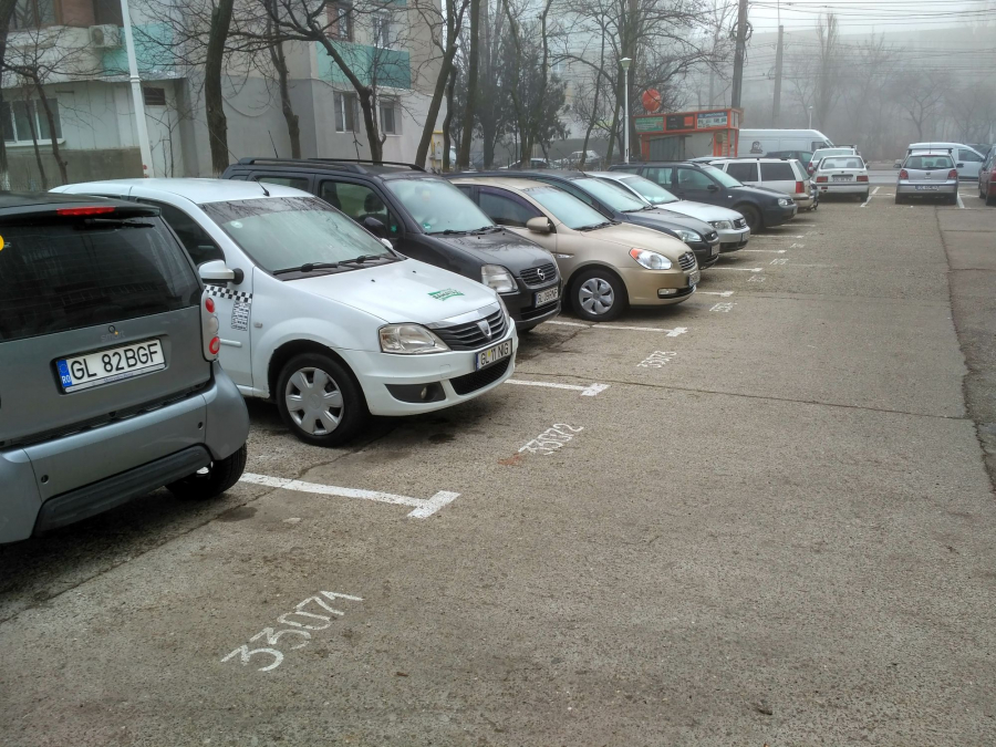 Unde NU trebuie să îţi PARCHEZI maşina ca să nu primeşti AMENDĂ