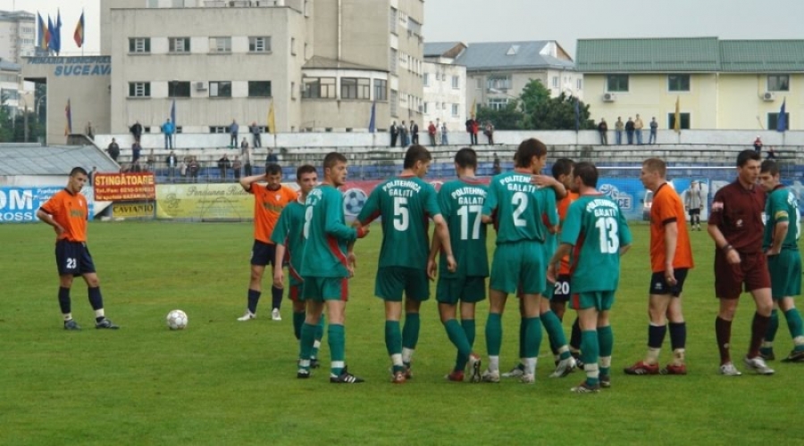 Bani pentru sportivi şi antrenori