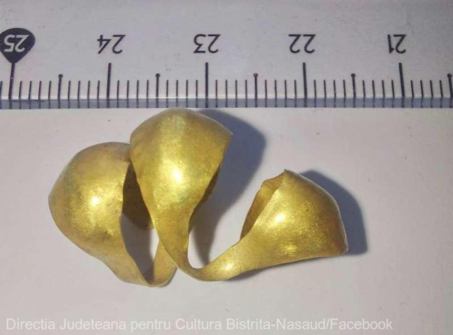 Artefact din aur, vechi de trei milenii