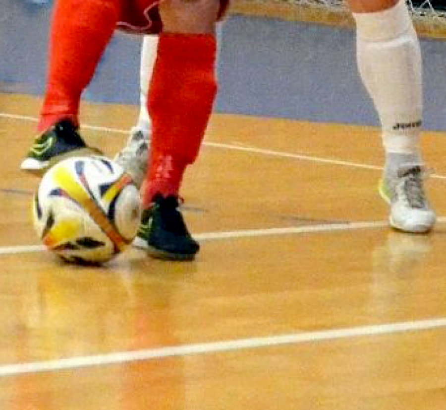 FUTSAL. Două finaluri de repriză spectaculoase