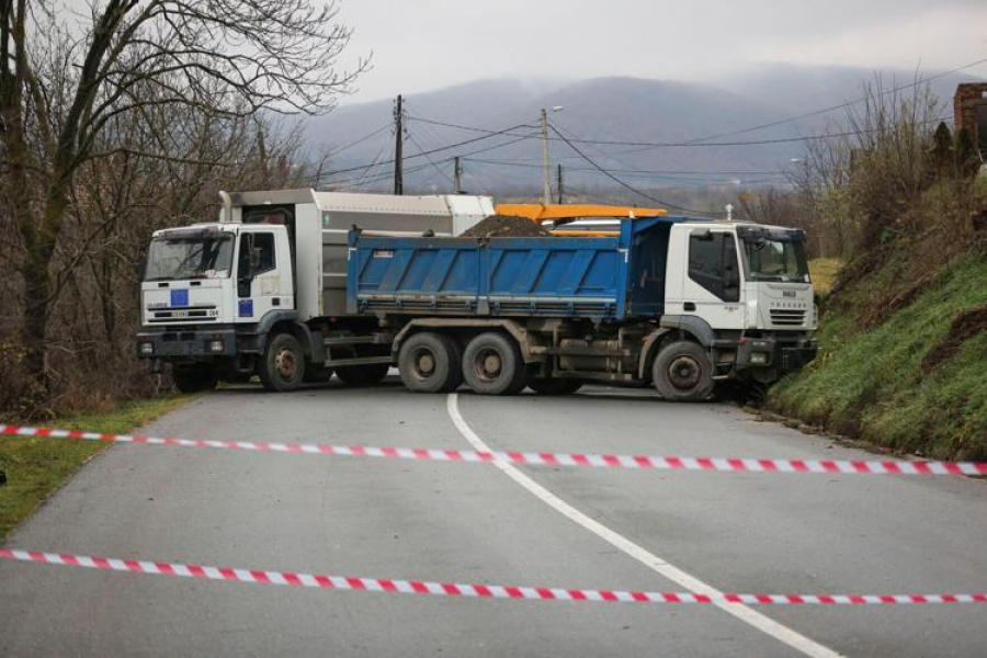 UPDATE. Kosovo redeschide principalul punct al frontierei cu Serbia