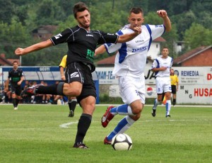 Bosniacul Nermin Haskici (stânga) a marcat şase goluri în sezonul de toamnă pentru Slavia Sarajevo 