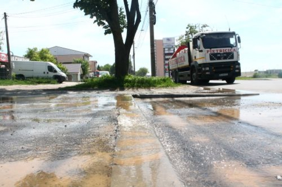UPDATE/ Conductă Apă Canal spartă, pe bulevardul George Coşbuc