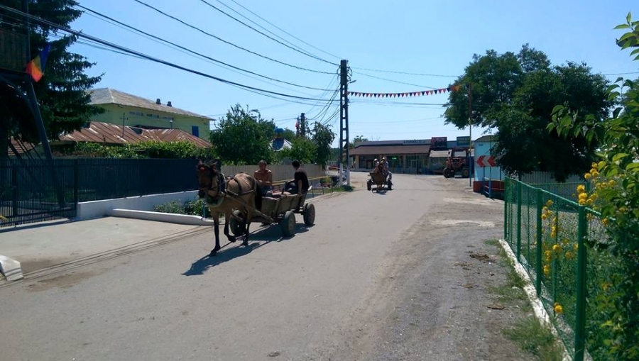 RĂDEŞTI, PRIMA COMUNĂ gălăţeană de la nord de Târgu Bujor care va avea SISTEM DE CANALIZARE (FOTO)