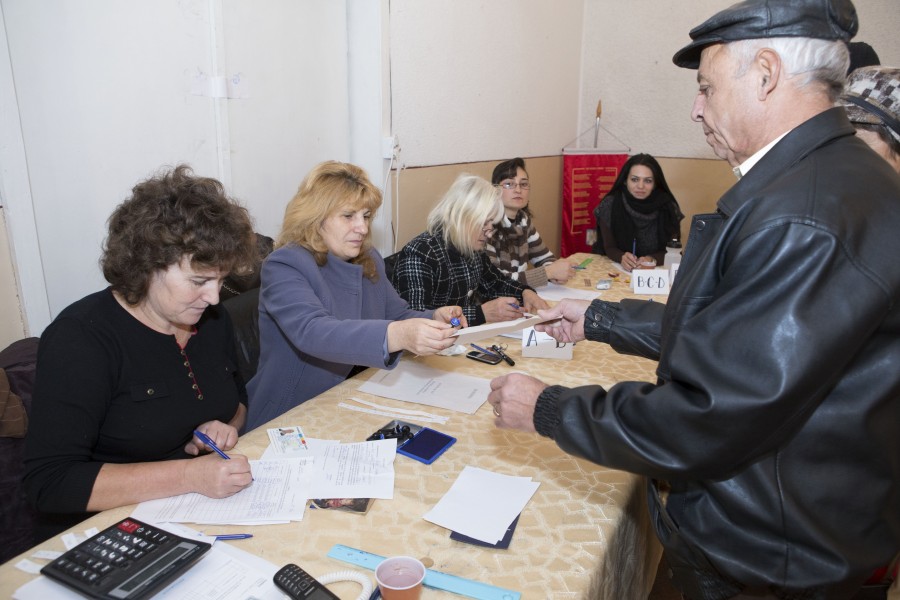 Armata alegerilor/ Peste 5.500 de oameni mobilizaţi electoral