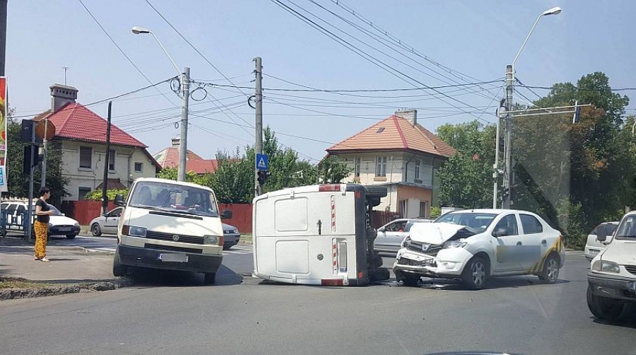 ACCIDENT RUTIER într-o intersecţie circulată din Galaţi