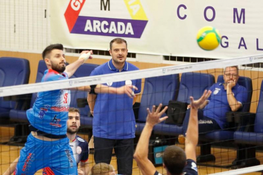 VOLEI. Campionii continuă șirul victoriilor