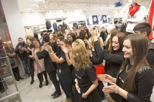 Promoţii la deschiderea noului H&amp;M Galaţi, în Winmarkt