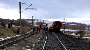 UPDATE Două trenuri deraiate | Ministrul Transporturilor după incidentele feroviare de astăzi: ”Anual se deteriorează 320 de kilometri de cale ferată și se repară doar 16”