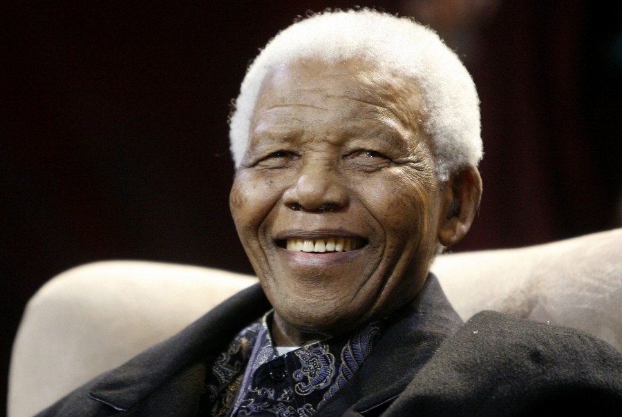 Nelson Mandela rămâne în stare "critică, dar stabilă"