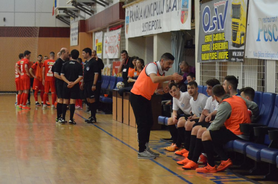 Futsalul, batjocorit! Bolnavii închipuiți de la Informatica Timişoara și-au trimis juniorii să simuleze accidentări la Galaţi