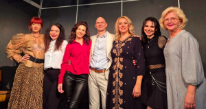 Paula Oprea, Paula Bîra, Cristina Rotaru, Iulian Ciocan, Cătălina Popa, Anto Balaban și Mirela Cozmaciuc.