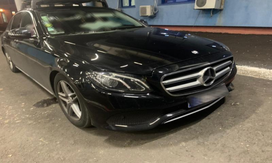 Mercedes căutat în Suedia, descoperit la Oancea