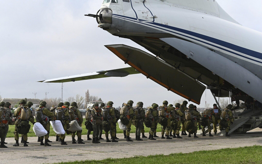 Rusia a început retragerea trupelor mobilizate în Crimeea
